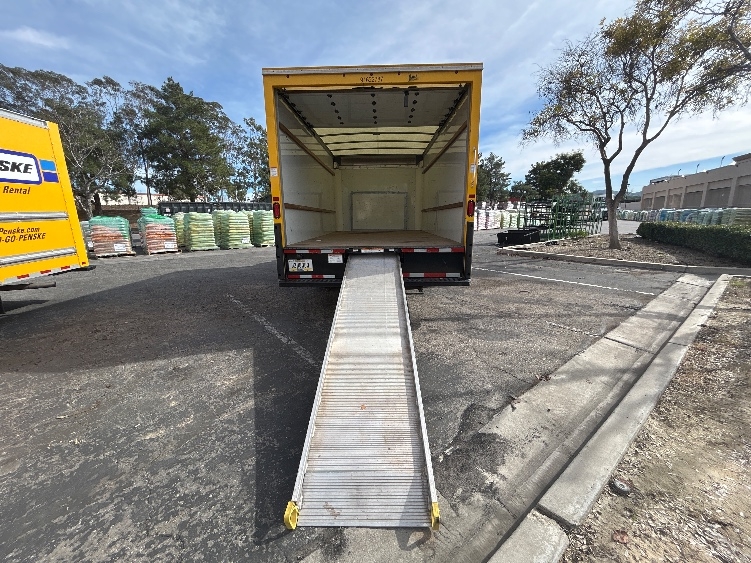 Used 2023 Ford E-350 - photo 11