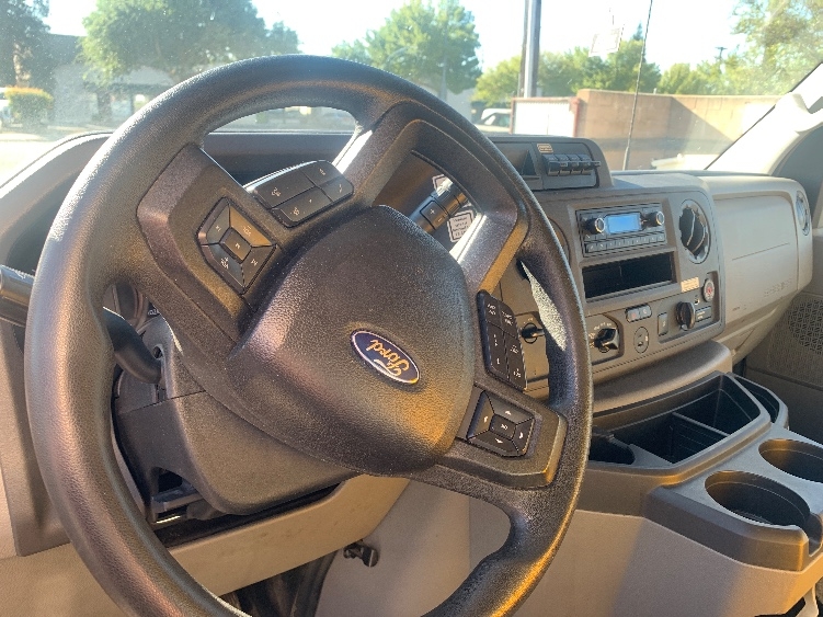 Used 2023 Ford E-350 - photo 19