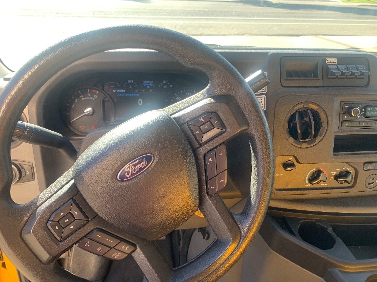 Used 2023 Ford E-350 - photo 20