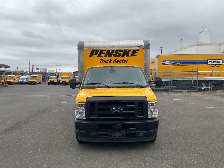 Used 2023 Ford E-350 - photo 2