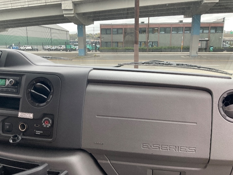Used 2023 Ford E-350 - photo 23