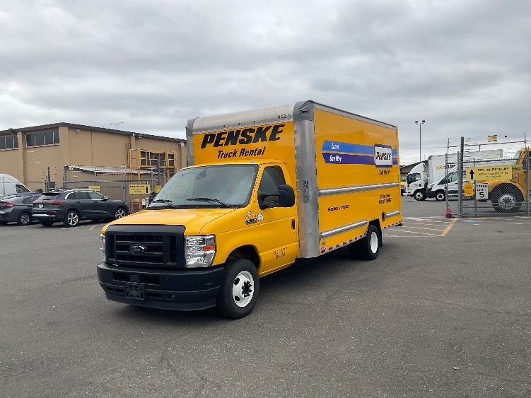 Used 2023 Ford E-350 - photo 5