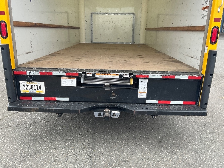 Used 2023 Ford E-350 - photo 11