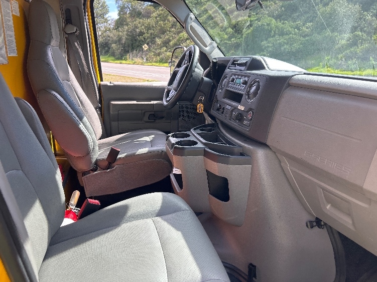 Used 2023 Ford E-350 - photo 24