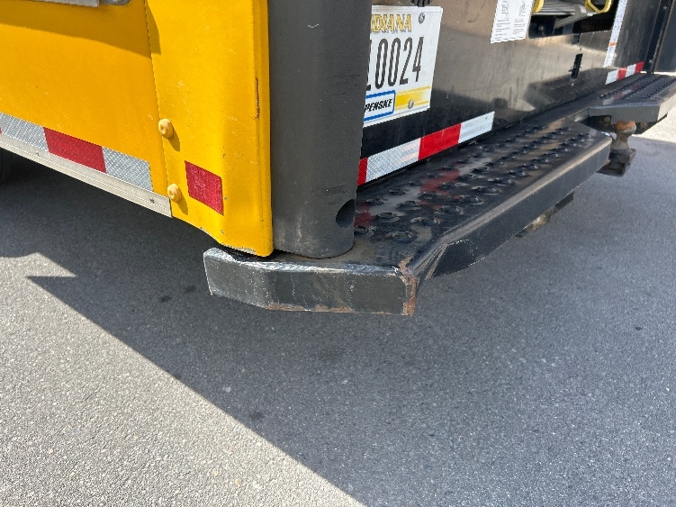 Used 2023 Ford E-350 - photo 28