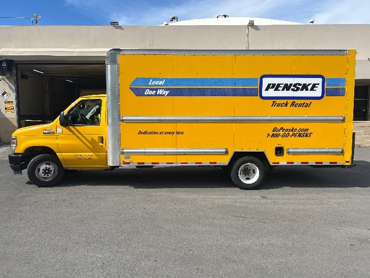 Used 2023 Ford E-350 - photo 6