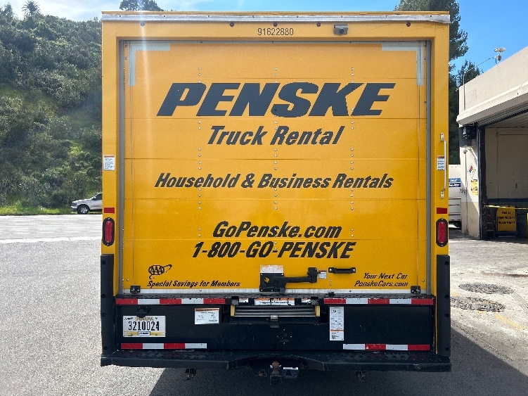 Used 2023 Ford E-350 - photo 9