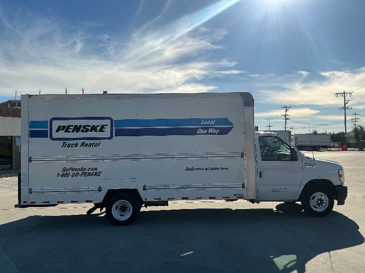Used 2023 Ford E-350 - photo 17
