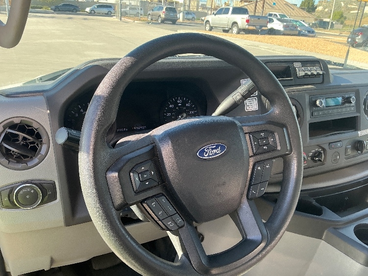 Used 2023 Ford E-350 - photo 20
