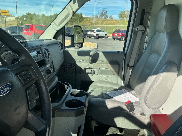 Used 2023 Ford E-350 - photo 21