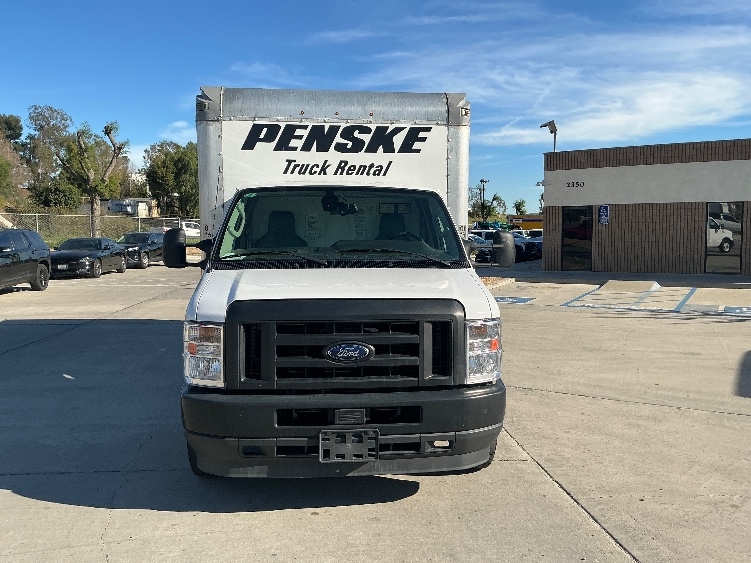 Used 2023 Ford E-350 - photo 2