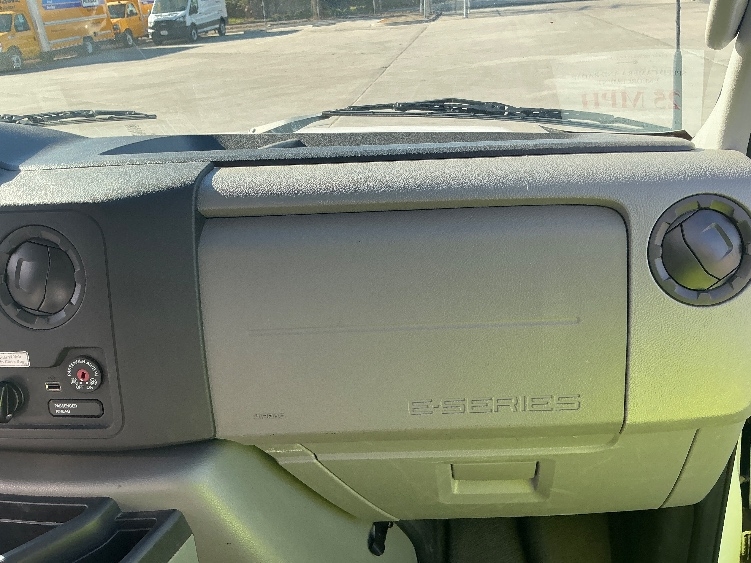 Used 2023 Ford E-350 - photo 23