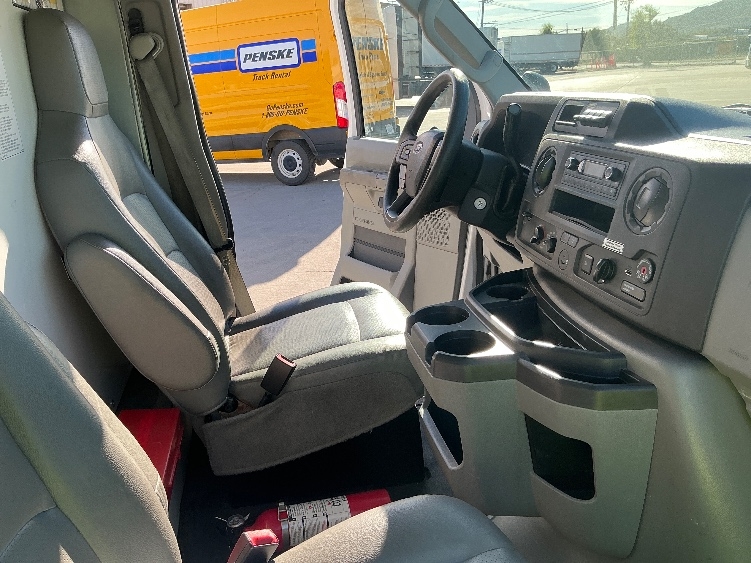 Used 2023 Ford E-350 - photo 24