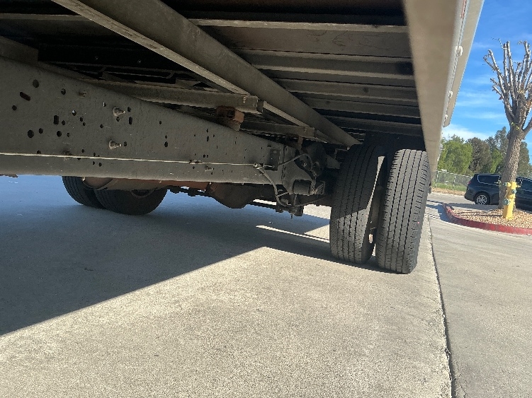 Used 2023 Ford E-350 - photo 7