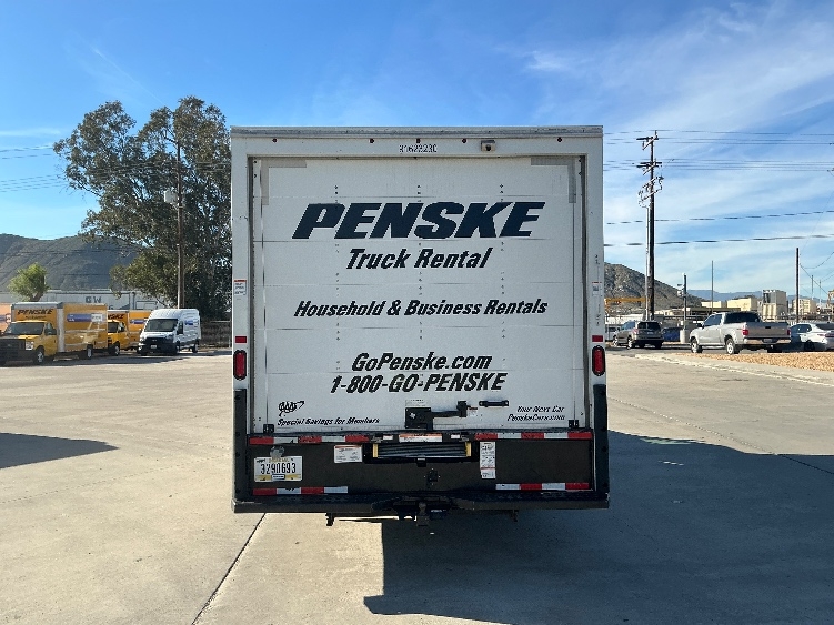 Used 2023 Ford E-350 - photo 9