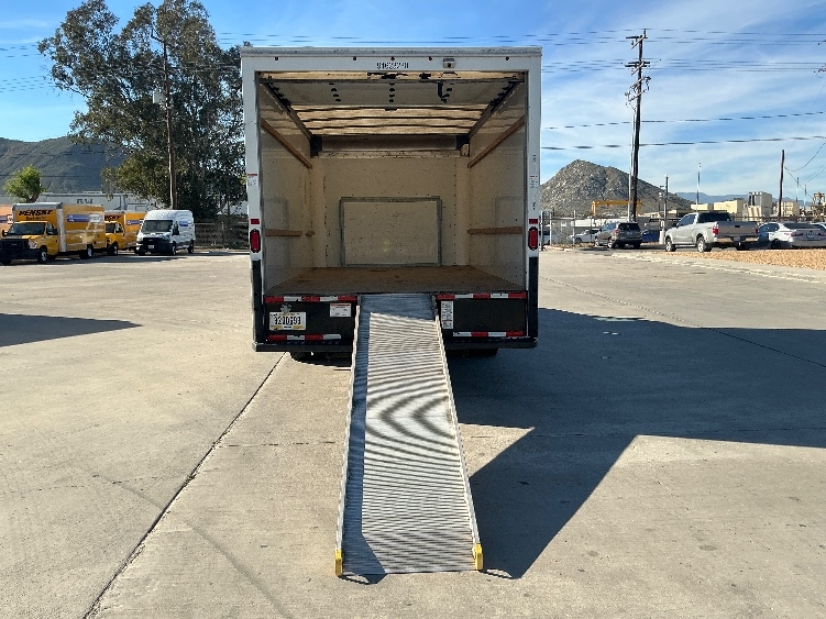 Used 2023 Ford E-350 - photo 11