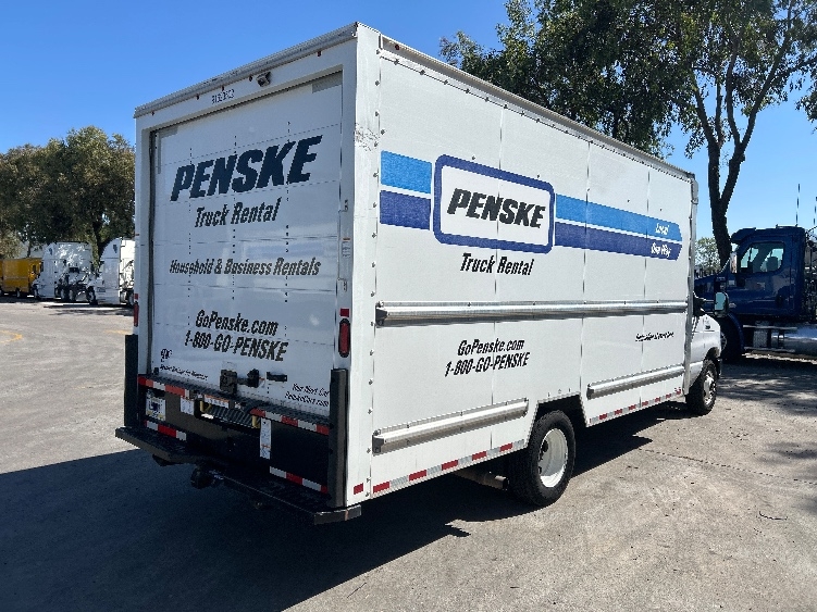 Used 2023 Ford E-350 - photo 15