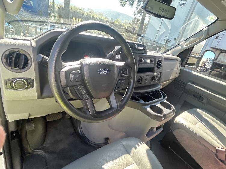 Used 2023 Ford E-350 - photo 19