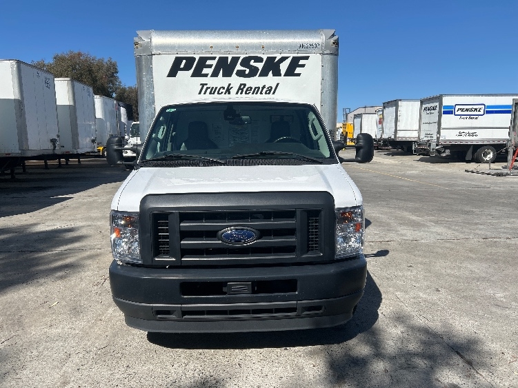 Used 2023 Ford E-350 - photo 2