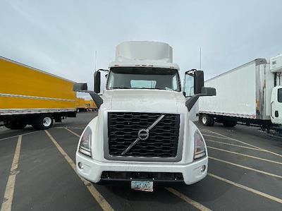 Used 2021 Volvo VNR - photo 1