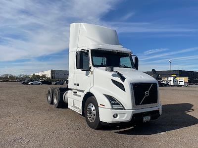 Used 2020 Volvo VNR Volvo D13 Semi Truck for sale #CW409 - photo 1