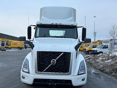 Used 2021 Volvo VNR - photo 1