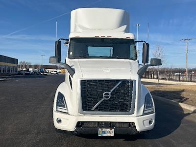Used 2021 Volvo VNR - photo 1