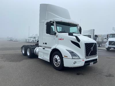Used 2021 Volvo VNR - photo 1
