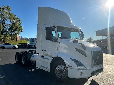 Used 2020 Volvo VNR Volvo D13 Semi Truck for sale #CW619 - photo 1