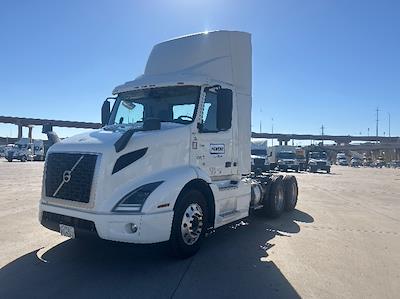 Used 2020 Volvo VNR Volvo D13 Semi Truck for sale #CW672 - photo 1