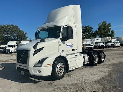 Used 2020 Volvo VNR Volvo D13 Semi Truck for sale #CW679 - photo 1