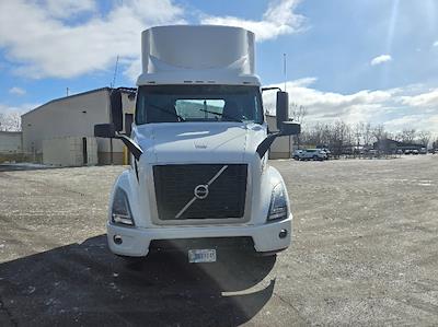 Used 2021 Volvo VNR - photo 1
