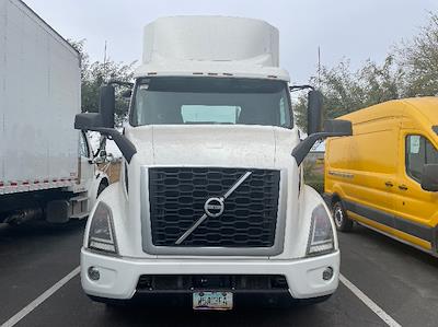 Used 2021 Volvo VNR - photo 1