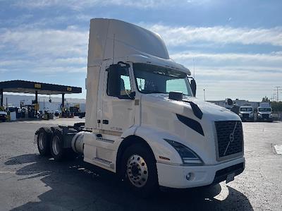 Used 2020 Volvo VNR Volvo D13 Semi Truck for sale #CW773 - photo 1