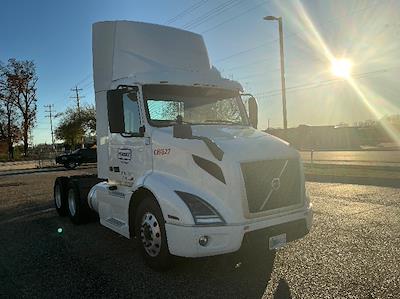 Used 2020 Volvo VNR Volvo D13 Semi Truck for sale #CW827 - photo 1