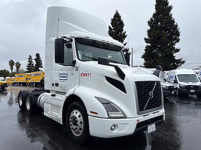 Used 2020 Volvo VNR Volvo D13 Semi Truck for sale #CW911 - photo 1