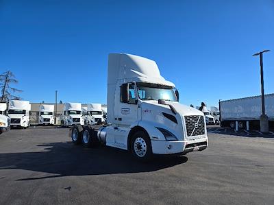 Used 2020 Volvo VNR Volvo D13 Semi Truck for sale #CW913 - photo 1