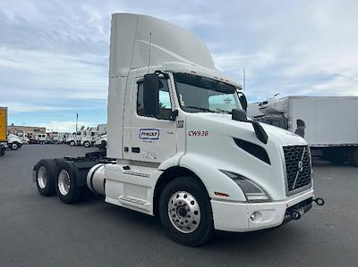 Used 2020 Volvo VNR Volvo D13 Semi Truck for sale #CW938 - photo 1