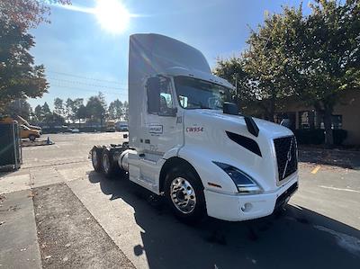 Used 2020 Volvo VNR Volvo D13 Semi Truck for sale #CW954 - photo 1