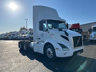 Used 2020 Volvo VNR Volvo D13 Semi Truck for sale #CW974 - photo 1