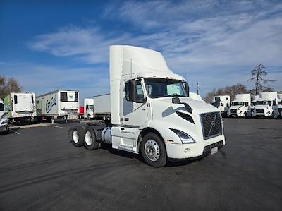 Used 2020 Volvo VNR Volvo D13 Semi Truck for sale #CW975 - photo 1