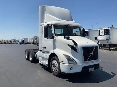 Used 2020 Volvo VNR Volvo D13 Semi Truck for sale #CW985 - photo 1