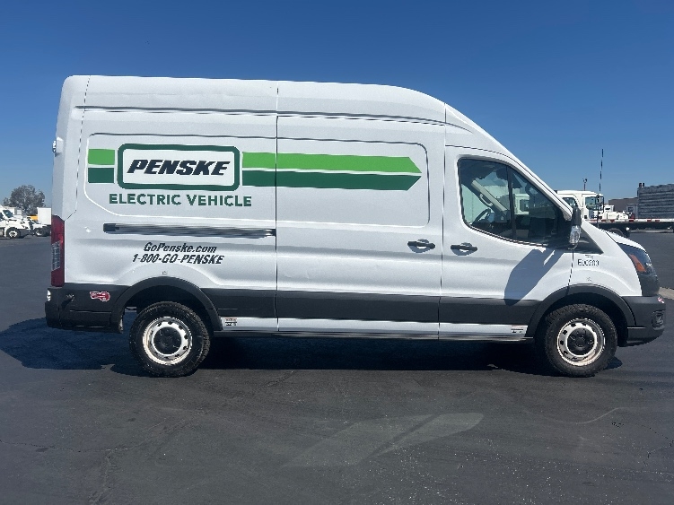 Used 2022 Ford E-Transit 350 - photo 17