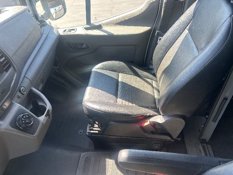Used 2022 Ford E-Transit 350 - photo 21