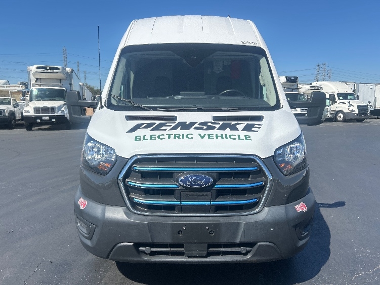 Used 2022 Ford E-Transit 350 - photo 2