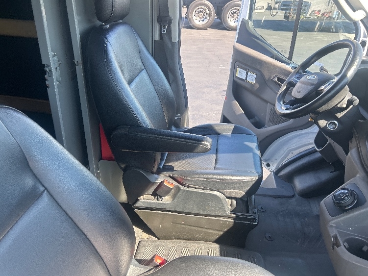 Used 2022 Ford E-Transit 350 - photo 24