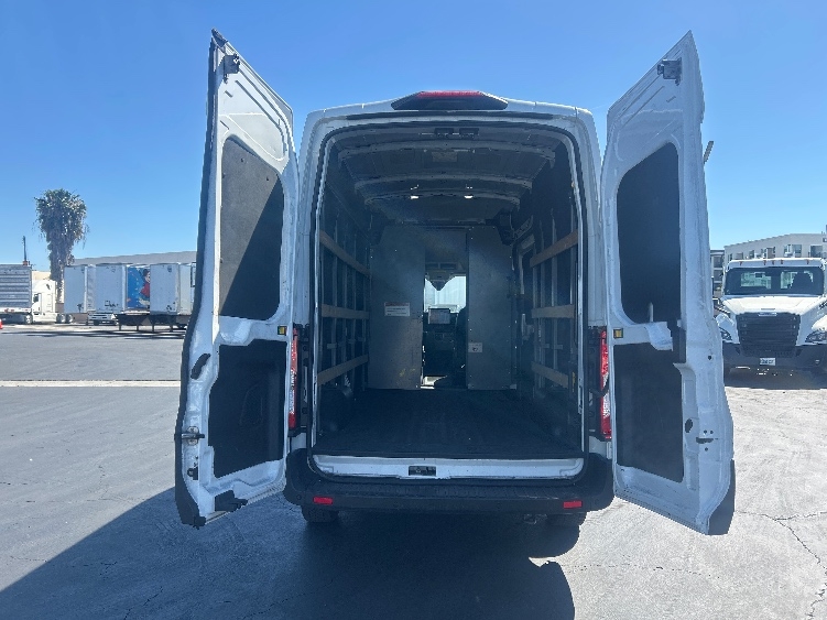 Used 2022 Ford E-Transit 350 - photo 10
