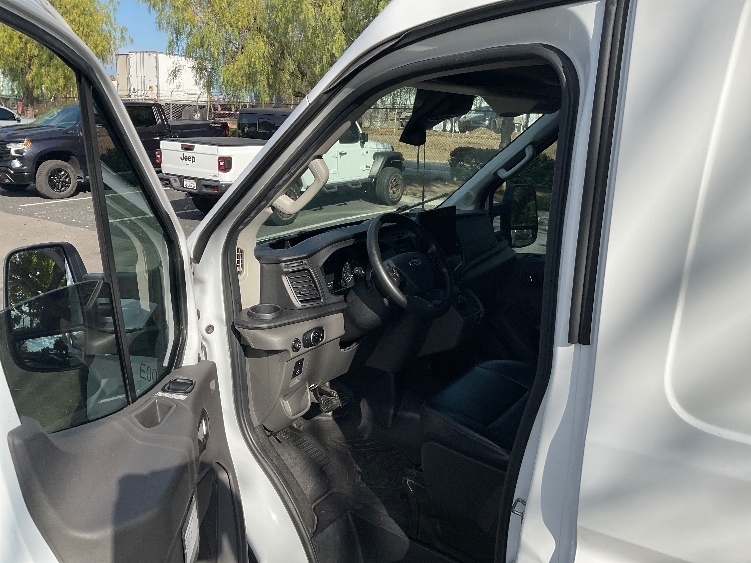 Used 2022 Ford E-Transit 350 - photo 18