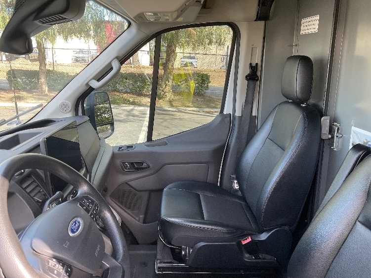 Used 2022 Ford E-Transit 350 - photo 21