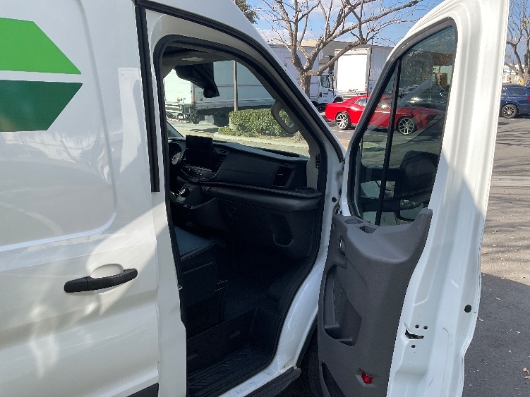 Used 2022 Ford E-Transit 350 - photo 22